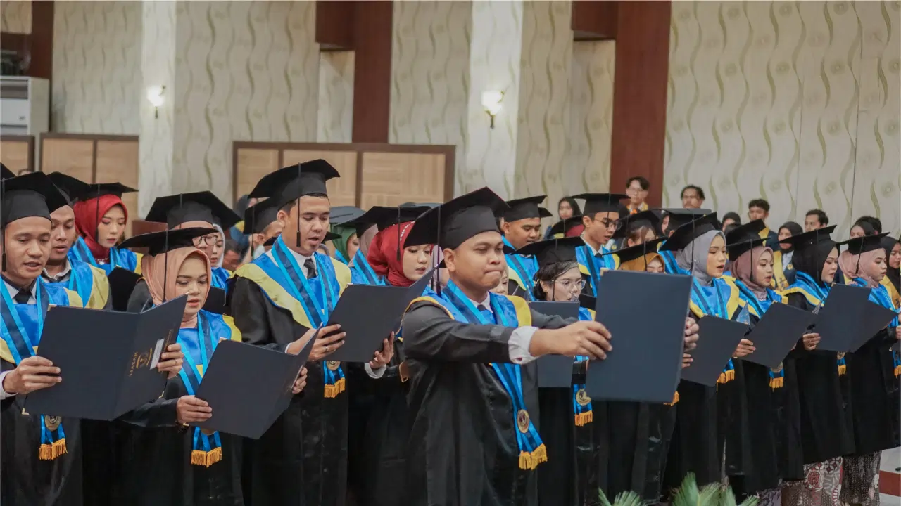 Wisuda STIE PENA